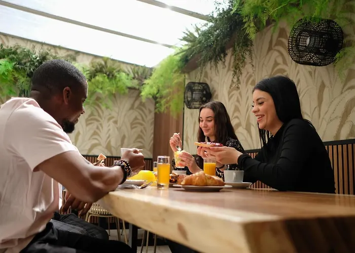 Khla Отель Ницца