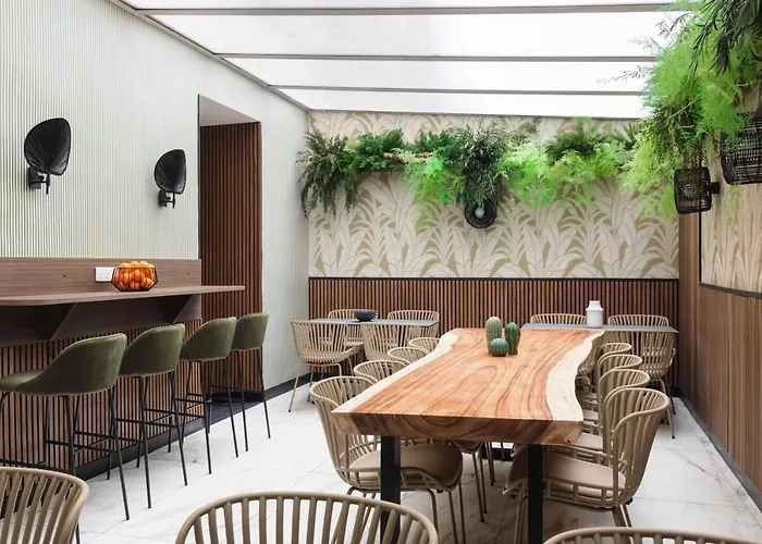 Khla Отель Ницца